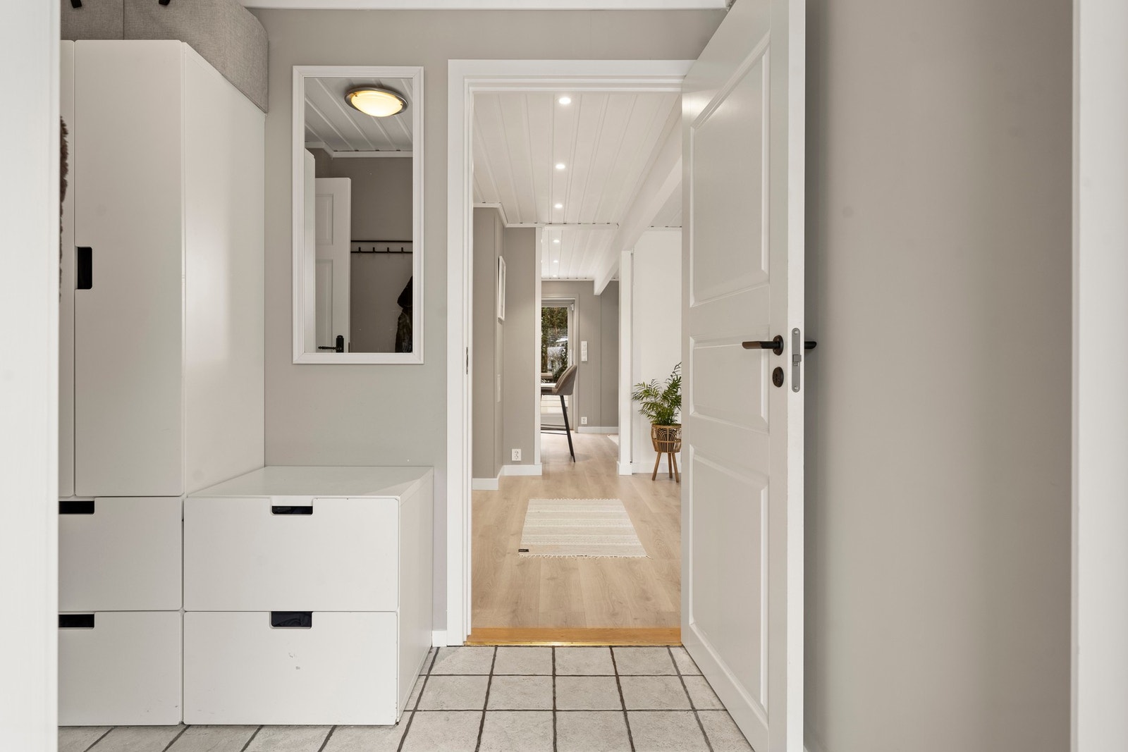 Flislagt entre Galleribilde