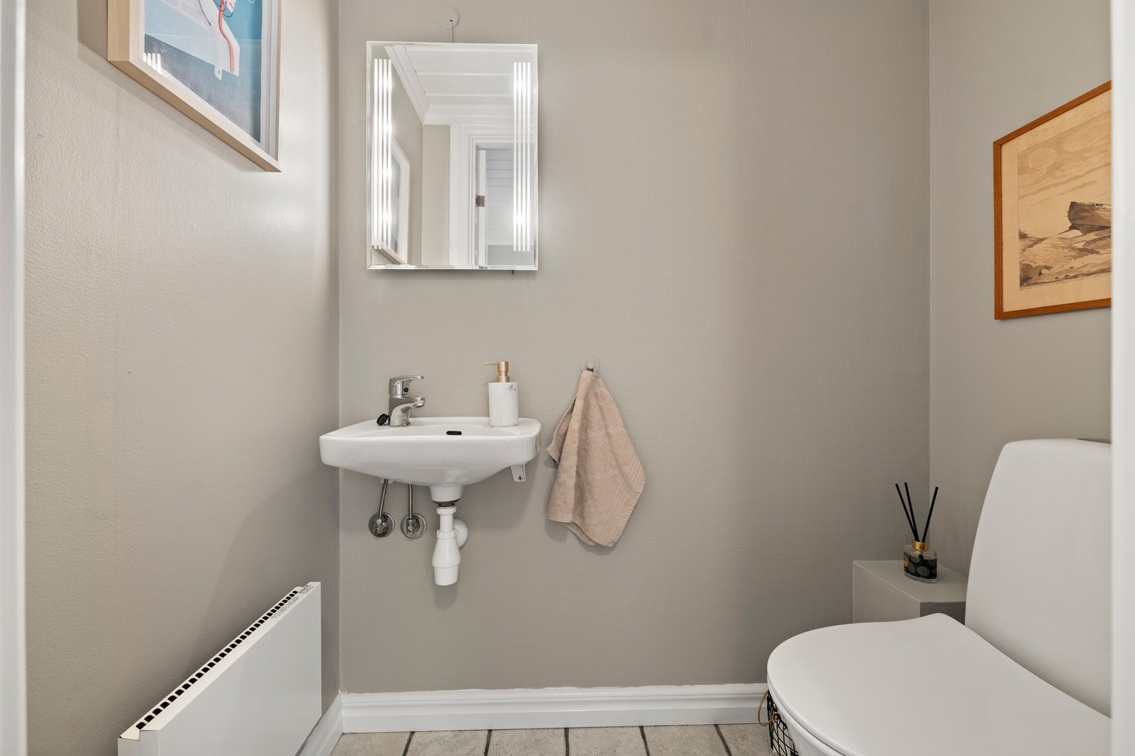 Separat WC i første etasje Galleribilde