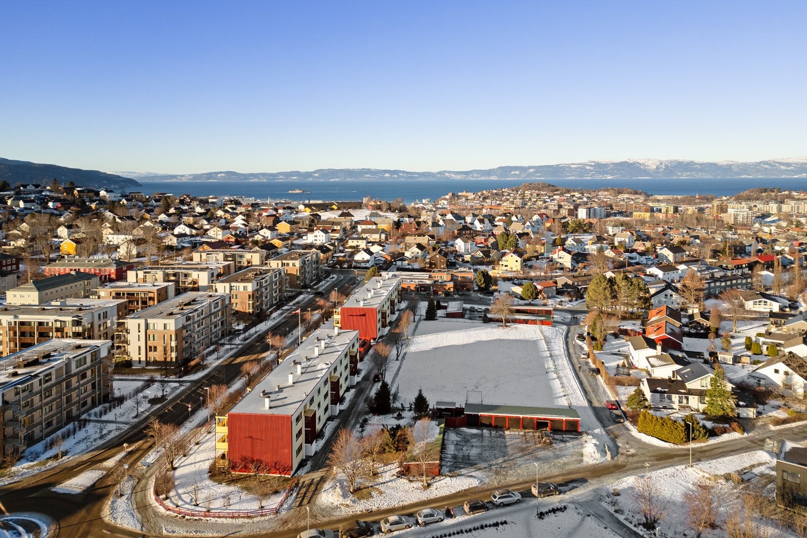 Borettslaget består av 36 andeler fordelt på to 3-etasjers blokker. Galleribilde