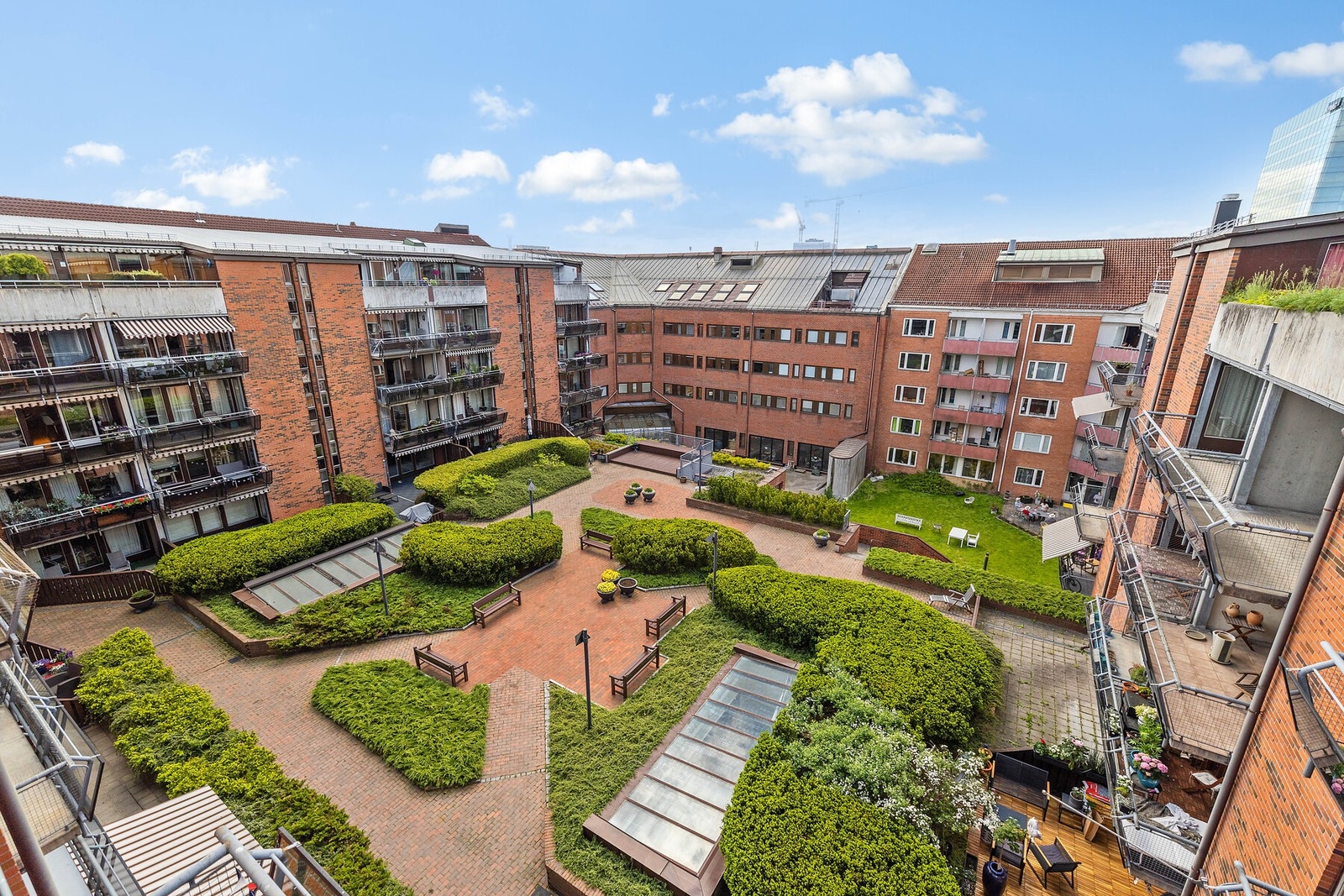 Flott opparbeidet bakgård Galleribilde