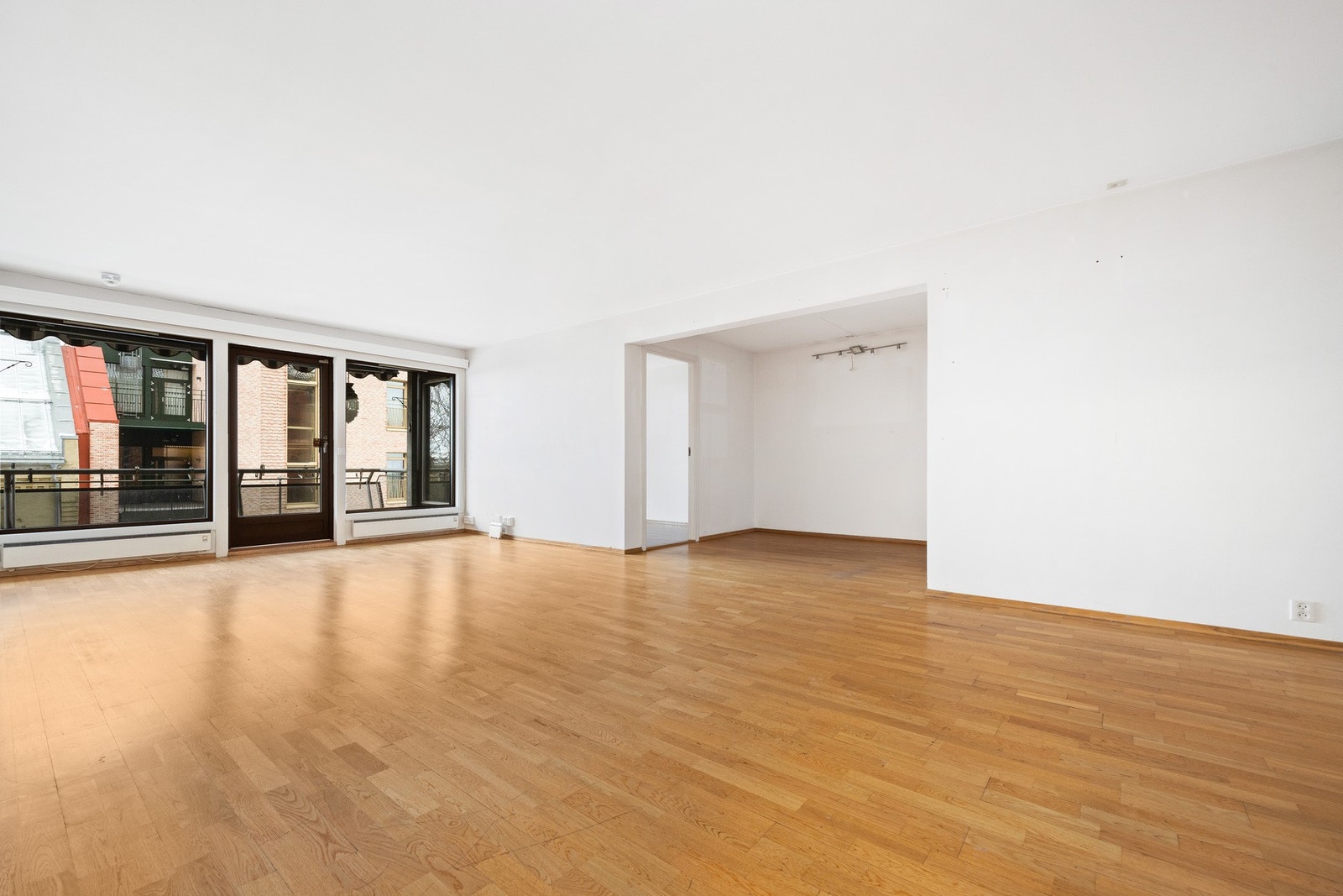 Leiligheten har standard fra byggeåret 1990 og har behov for oppussing Galleribilde