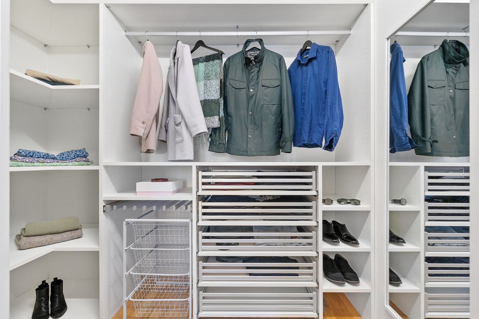 Garderobeløsningen medfølger handelen. Galleribilde