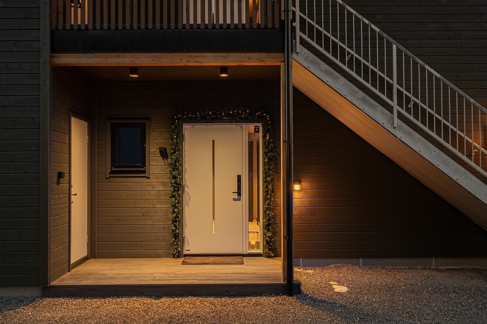 Inngangsparti med stikkontakt. Galleribilde