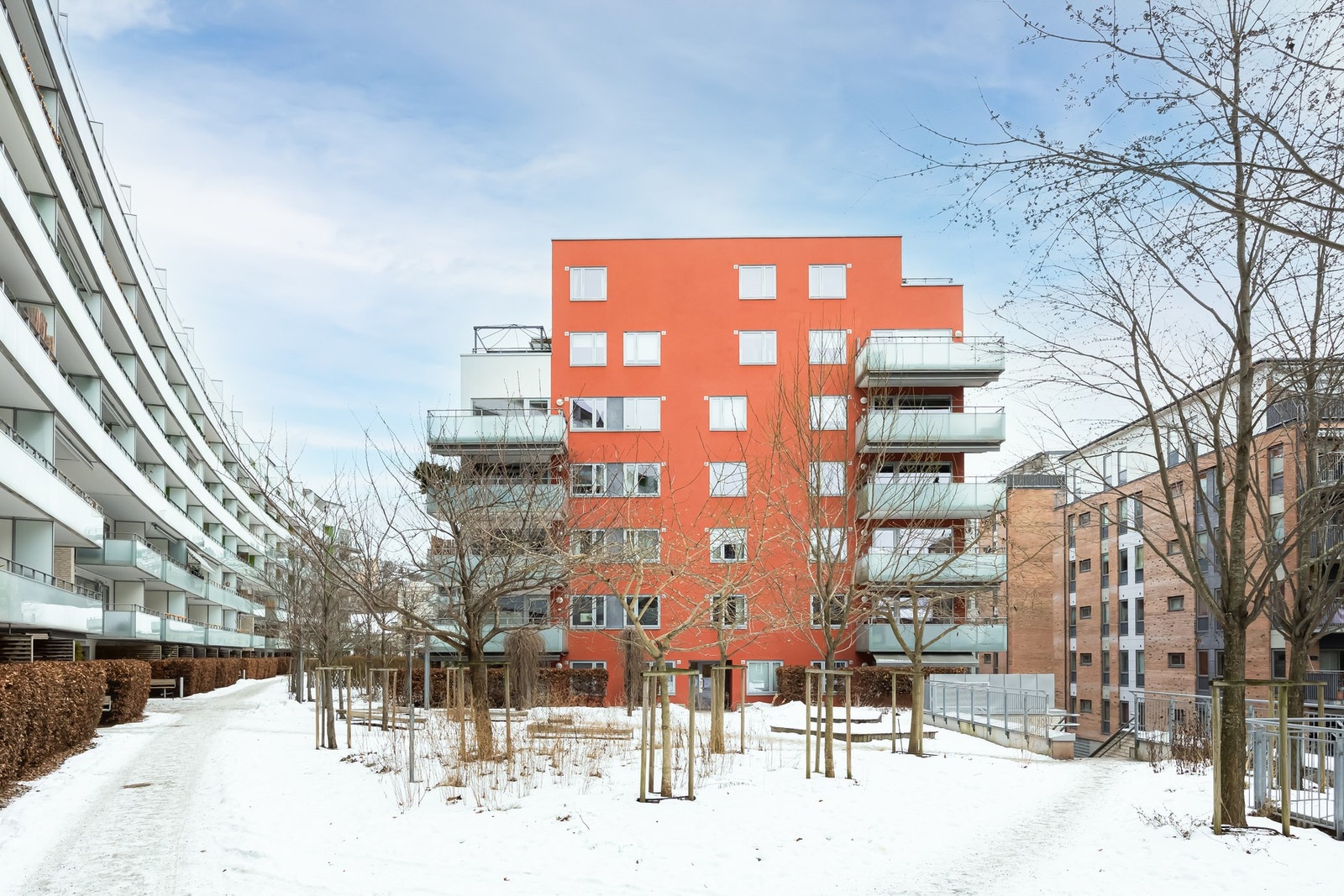 Bygget stod ferdig i 2013 og fremstår som moderne og innbydende. Galleribilde