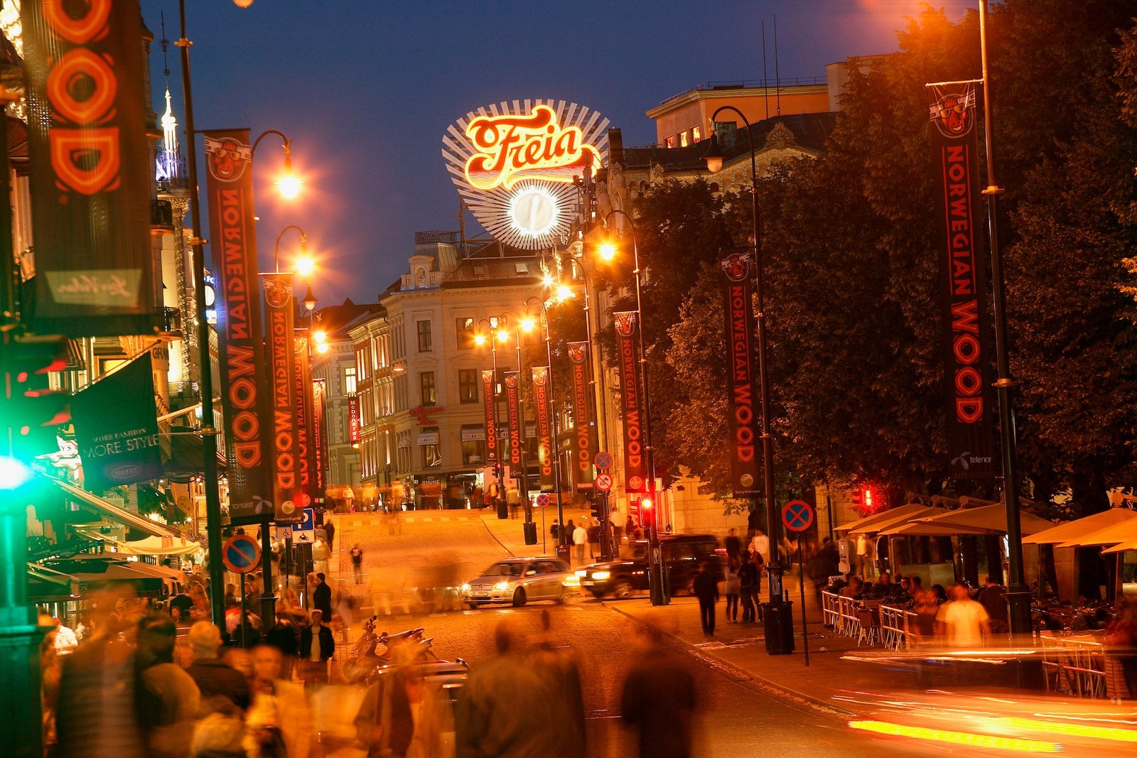 Karl Johans gate, Oslos mest populære handlegate er i gangavstand fra boligen. Galleribilde