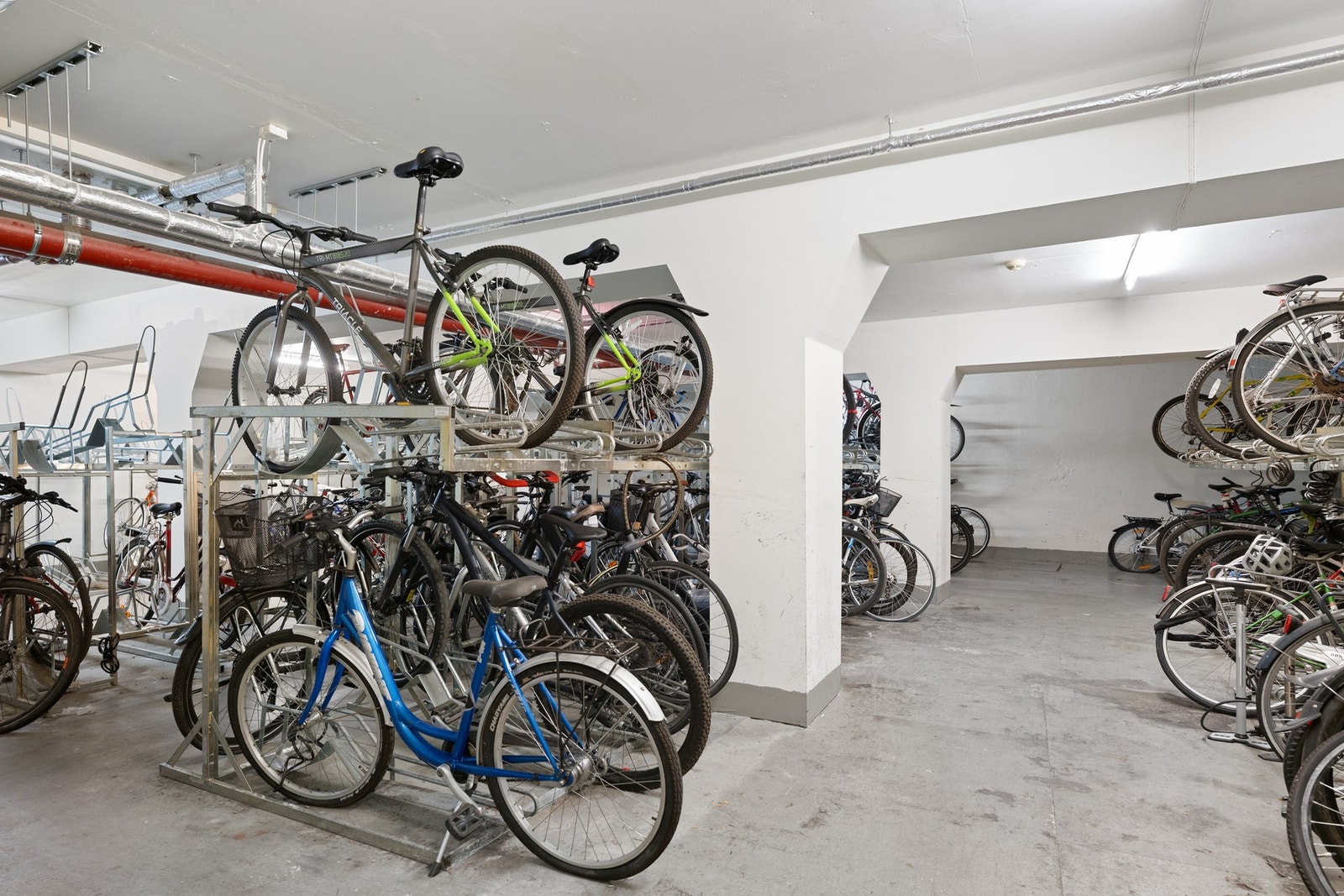 Borettslaget har felles sykkelbod. Galleribilde