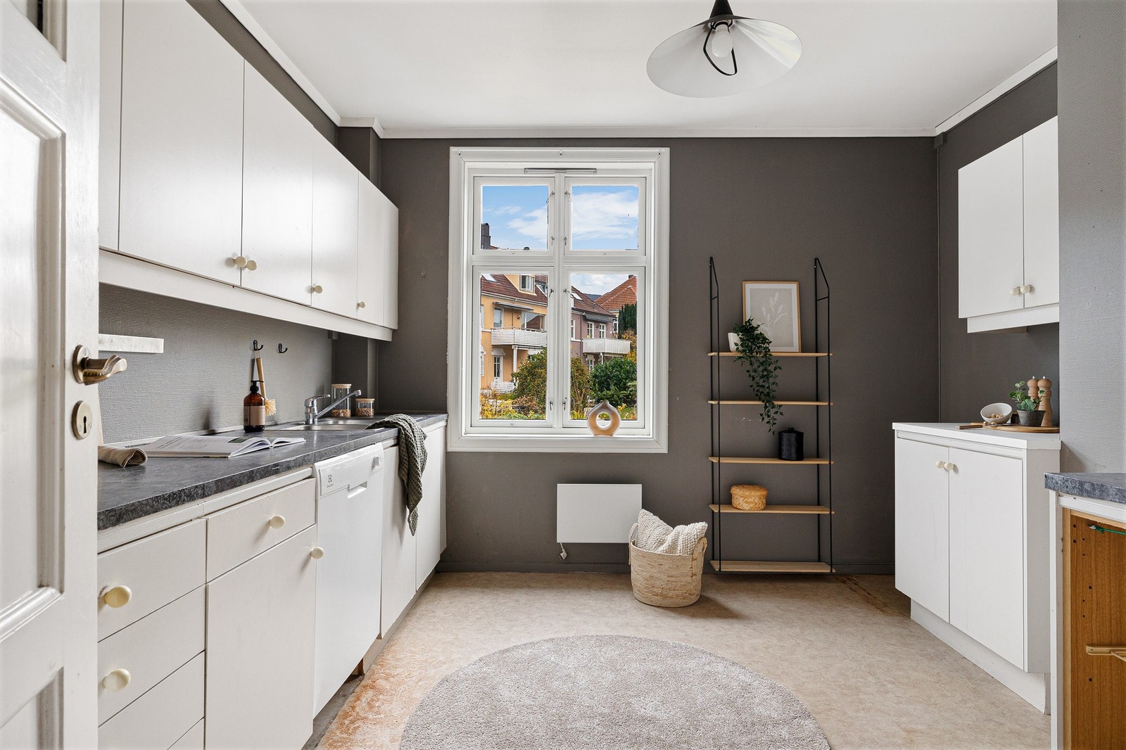 - Kjøkkenet måler ca. 10,4 kvm - Galleribilde