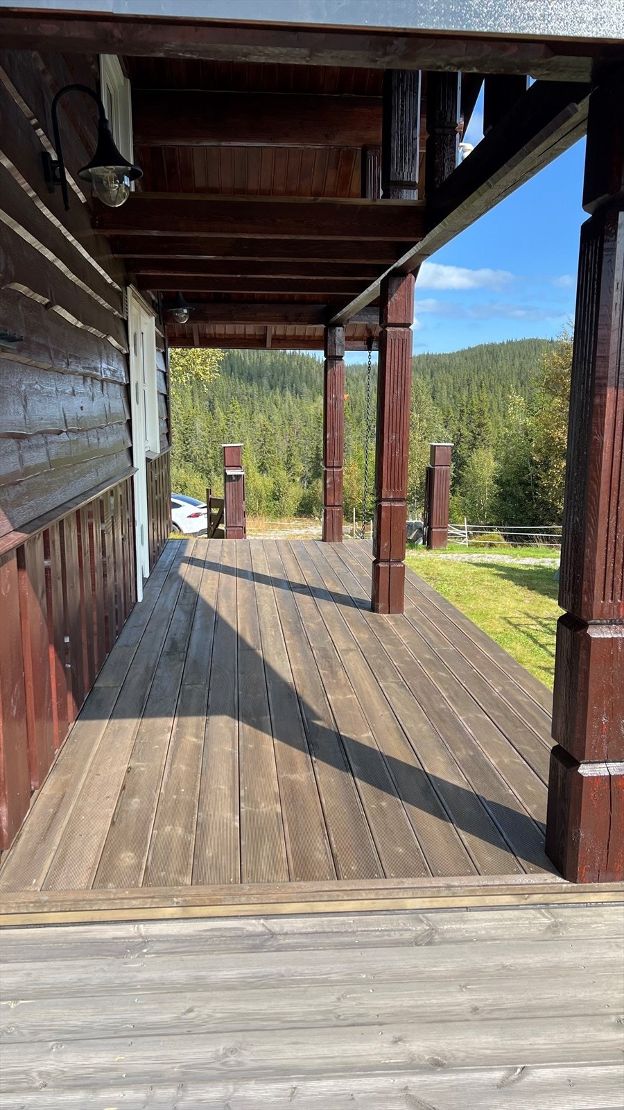 Privat foto, Det er lagt platting på uteområdet på sydsiden Galleribilde