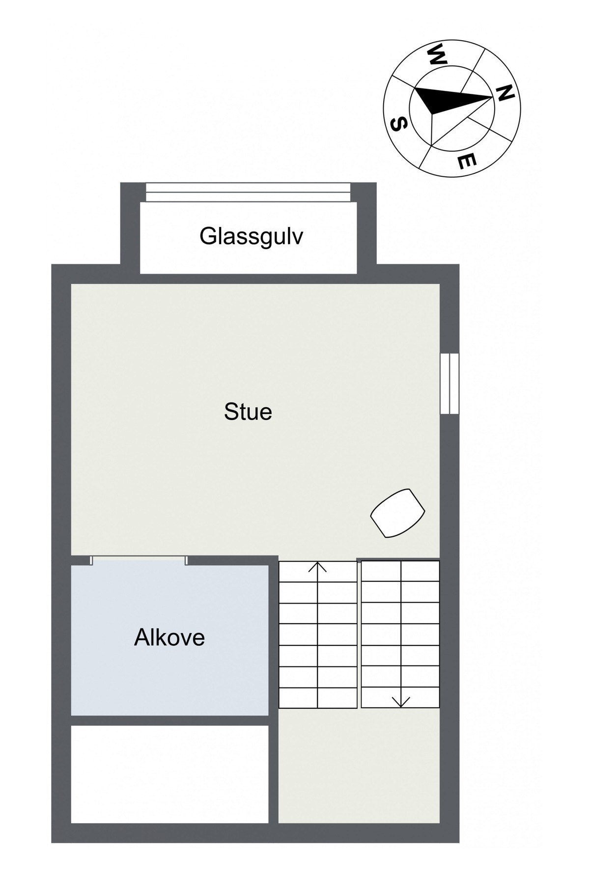 4. halvplan består av stue med peisovn og sovealkove. Galleribilde