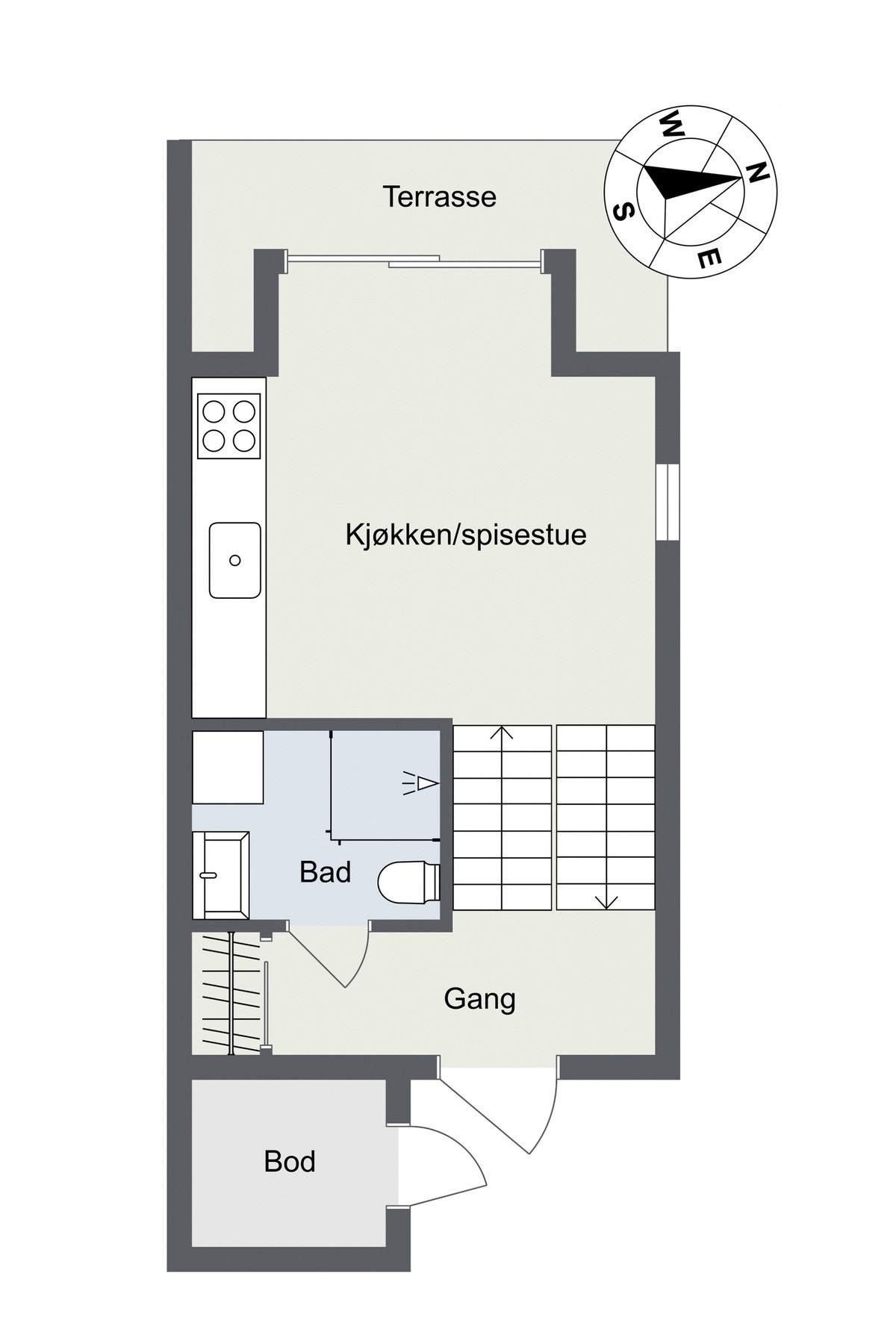 Første halvplan består av Inngangsparti, gang og baderom samt utvendig sportsbod. 2. halvplan består av kjøkken og spisestue med utgang til terrasse. Galleribilde