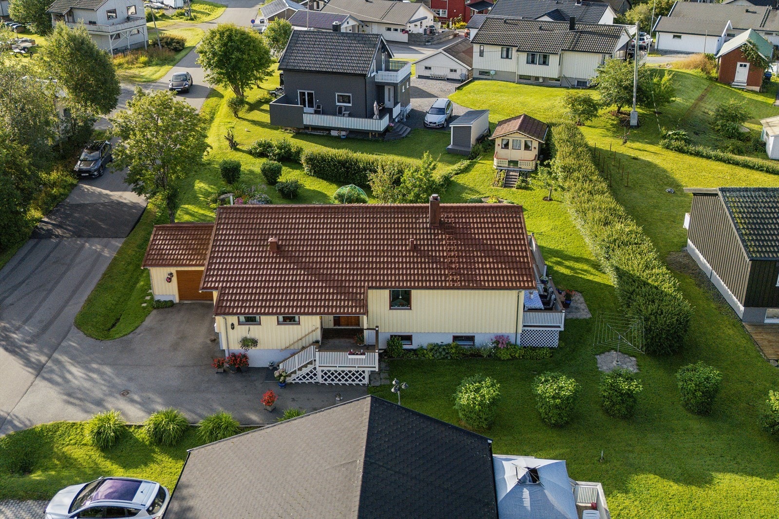 Nordsiden av bygget ble det lagt ny drenering i 2025 og samtidig ble vanninnlegget flyttet + ny utvendig stoppekran ble montert nærmere husveggen Galleribilde