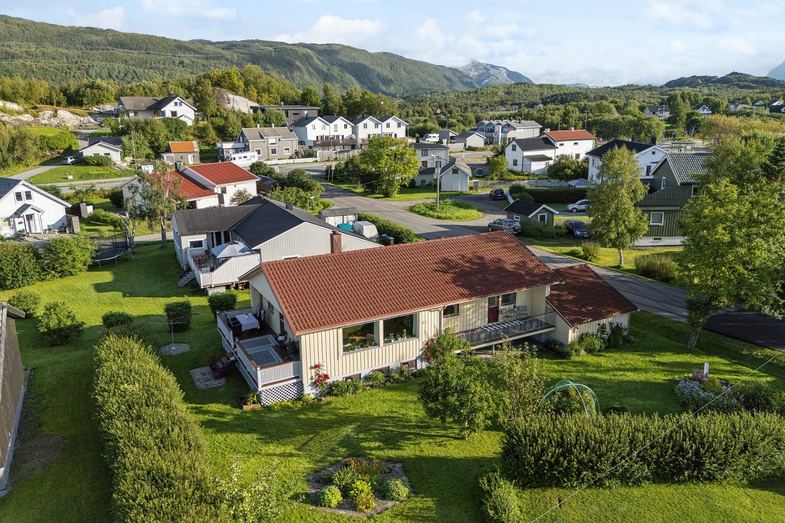 Eiendommen er på ca. 739 kvm, noe som gir deg mye boltreplass Galleribilde