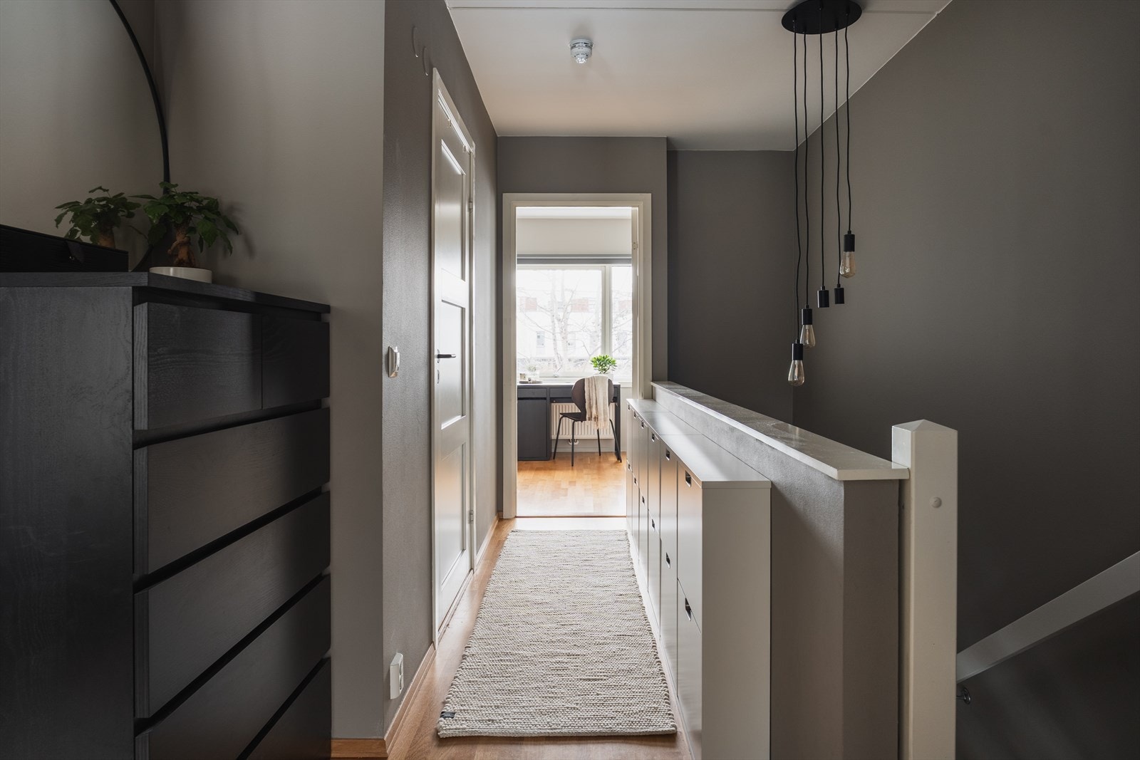 Mellomgang 2. etasje Galleribilde