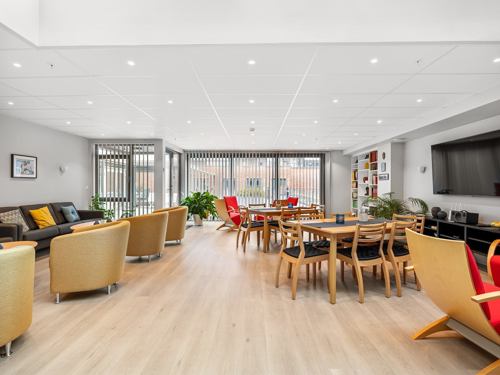 Sameiet disponerer to gjestehybler og selskapslokale i 3.etasje for leie. Galleribilde