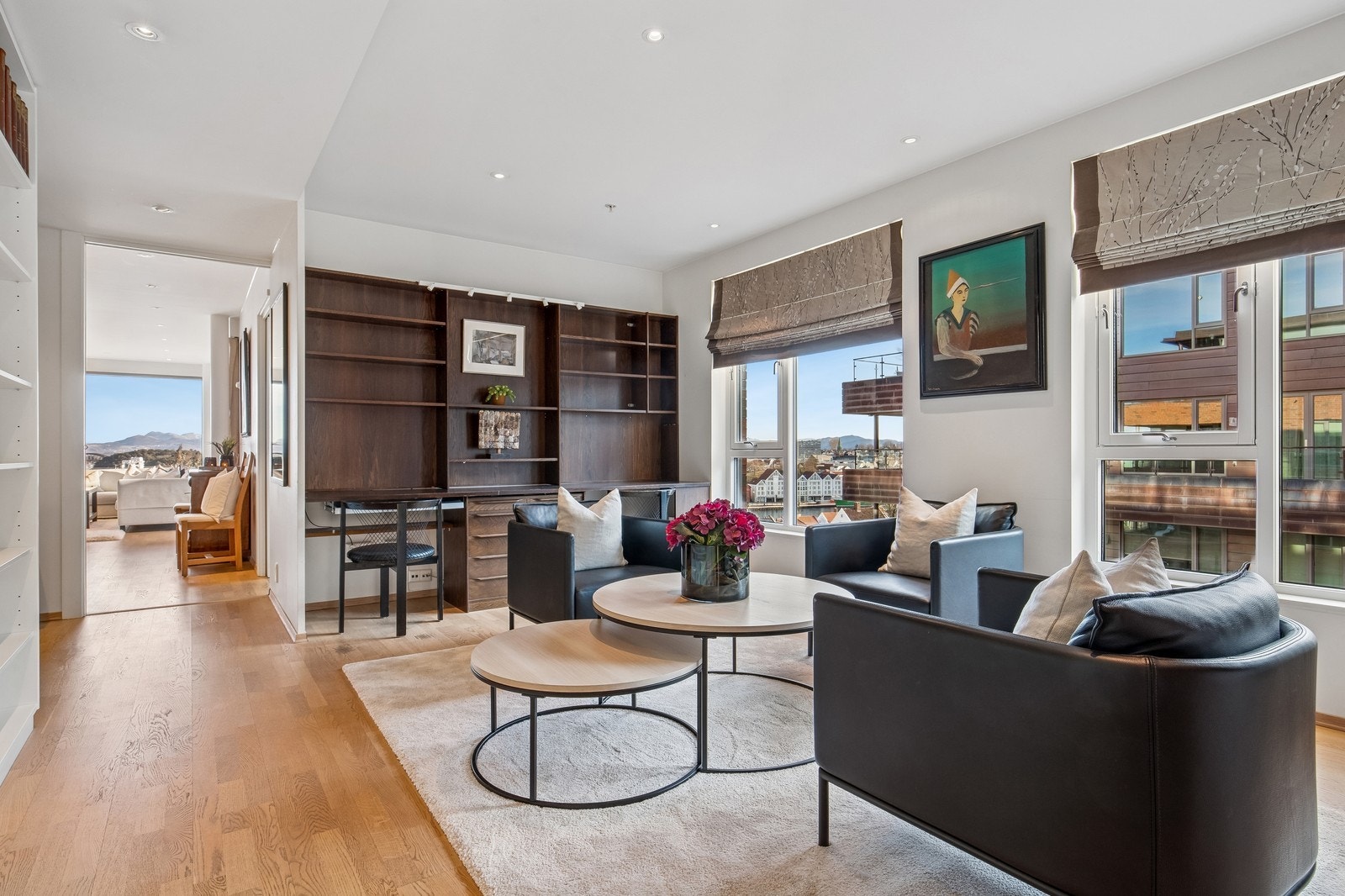 Stue nr 2 - Her kan man innrede for bibliotek eller samles på kvelden Galleribilde