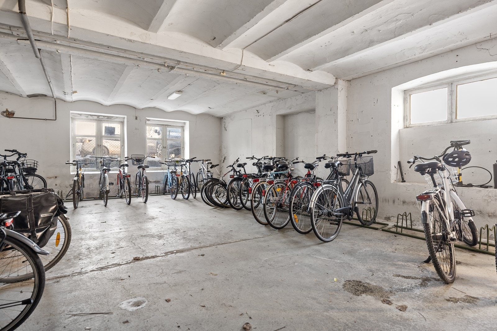 Sameiet har felles sykkelparkering i blokkens kjeller. Galleribilde