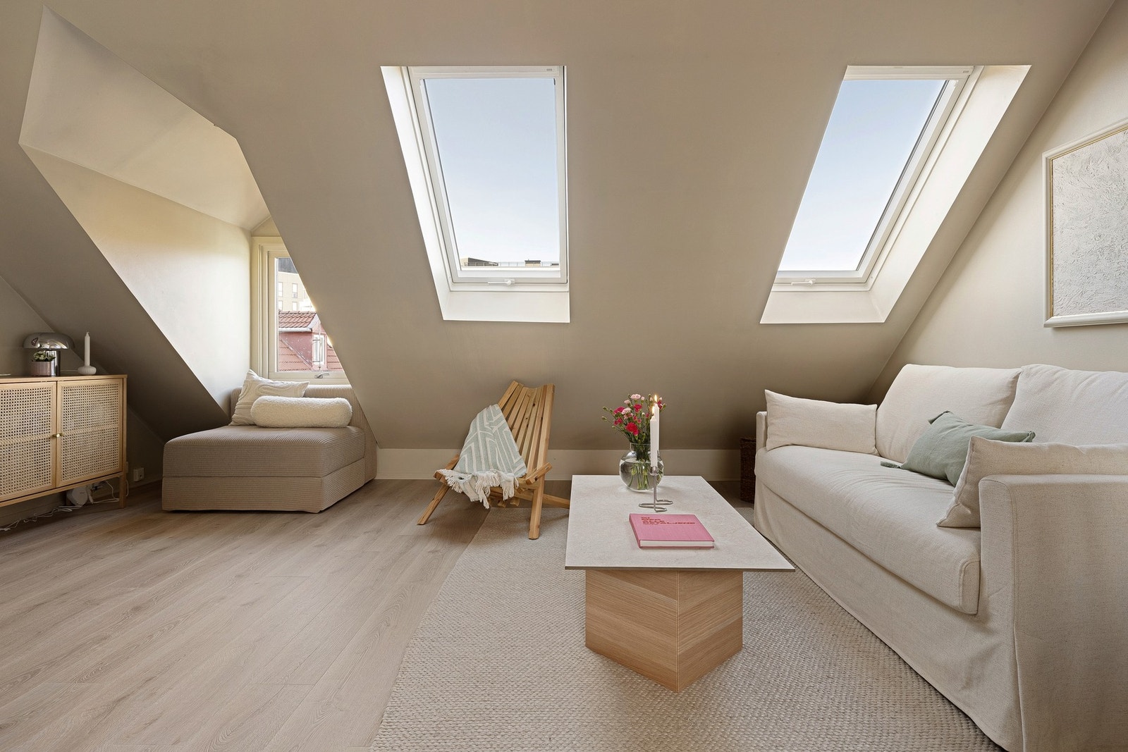 Leiligheten har en arealeffektiv og smart planløsning med en gjennomført stil. Galleribilde