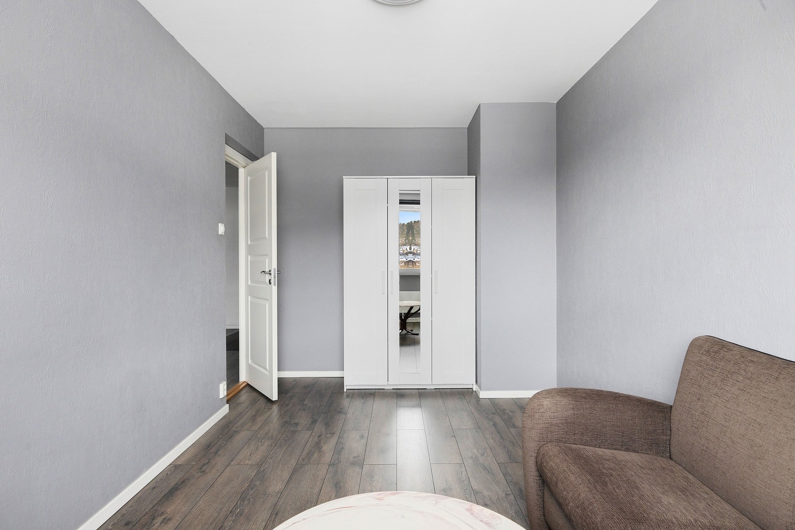 Lyst rom med flere bruksmuligheter. Galleribilde