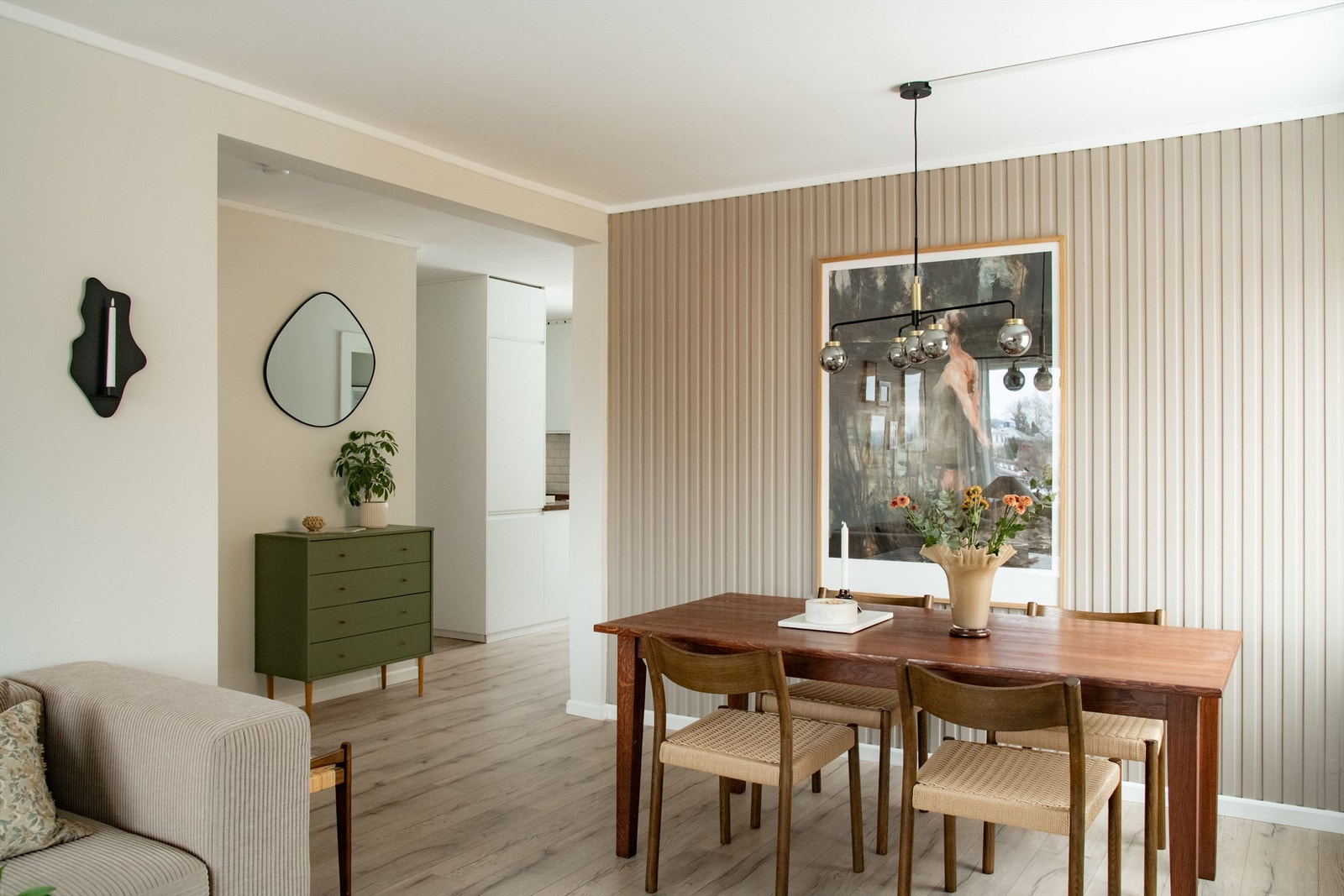 Praktisk planløsning som gir god plass til å innrede leiligheten i flere soner. Galleribilde