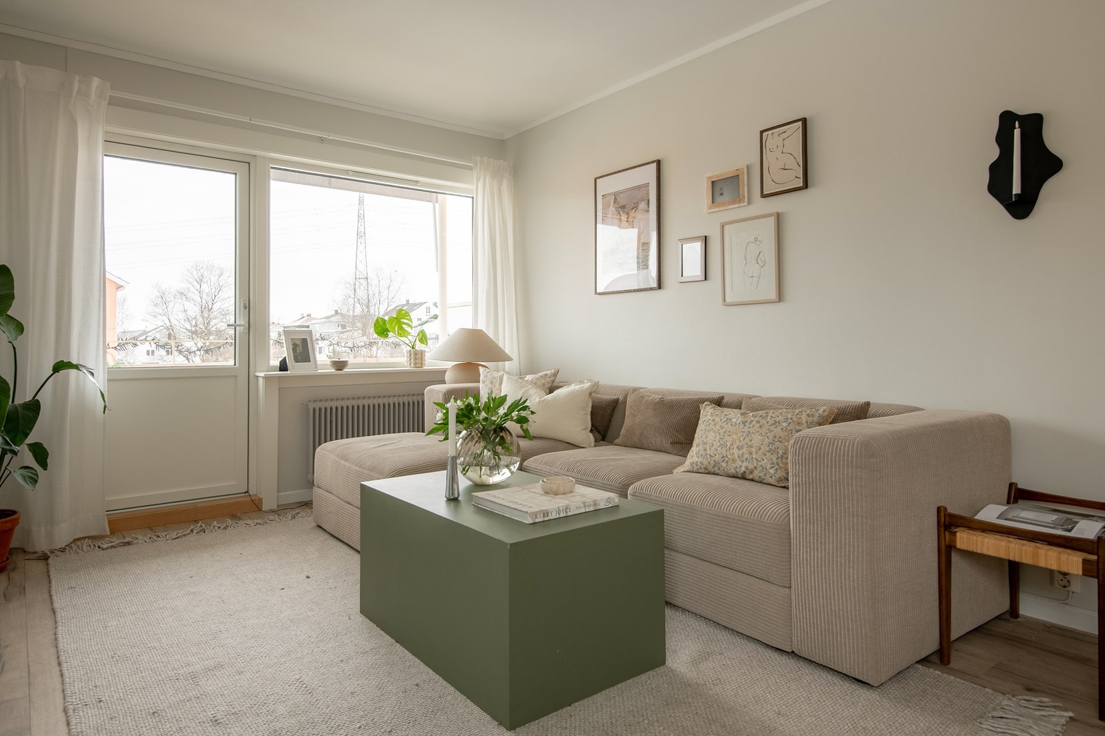 Fra stue har man utgang til balkongen, her kan man nyte gode solforhold. Galleribilde