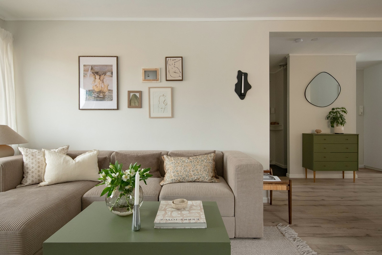 Hjørneleilighet med rikelig med lysinnslipp. Galleribilde