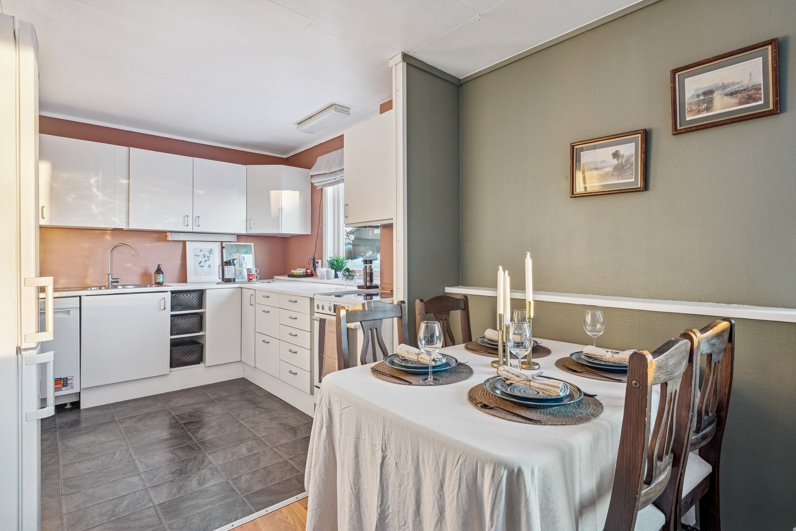 God plass til møblering ved kjøkken. Galleribilde