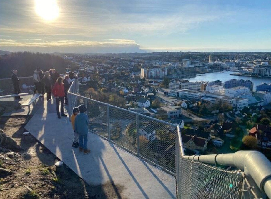 Mange flotte turområdet i nærheten, for både trening og rekreasjon. Galleribilde