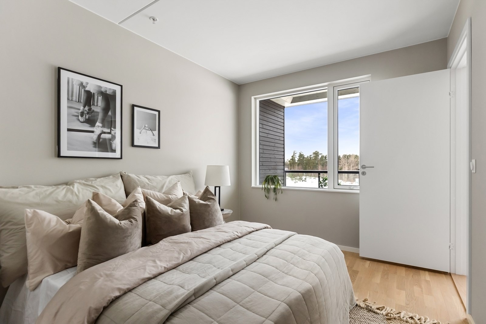 Åpen og lys løsning Galleribilde