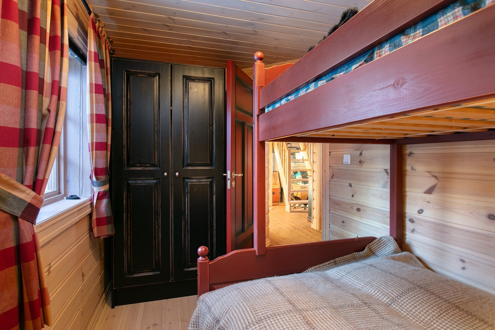 Soverom 3 med frittstående garderobeskap Galleribilde