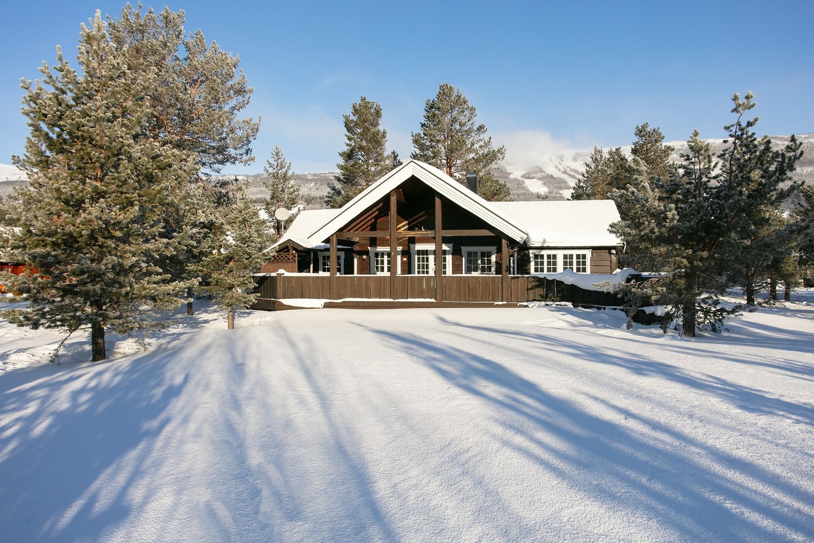 Velkommen til Hotellvegen 36, en flott hytte med sentral beliggenhet like ved skitrekket på Bjorli - presentert av Eiendomsmegler/Partner Harald Osdal Galleribilde