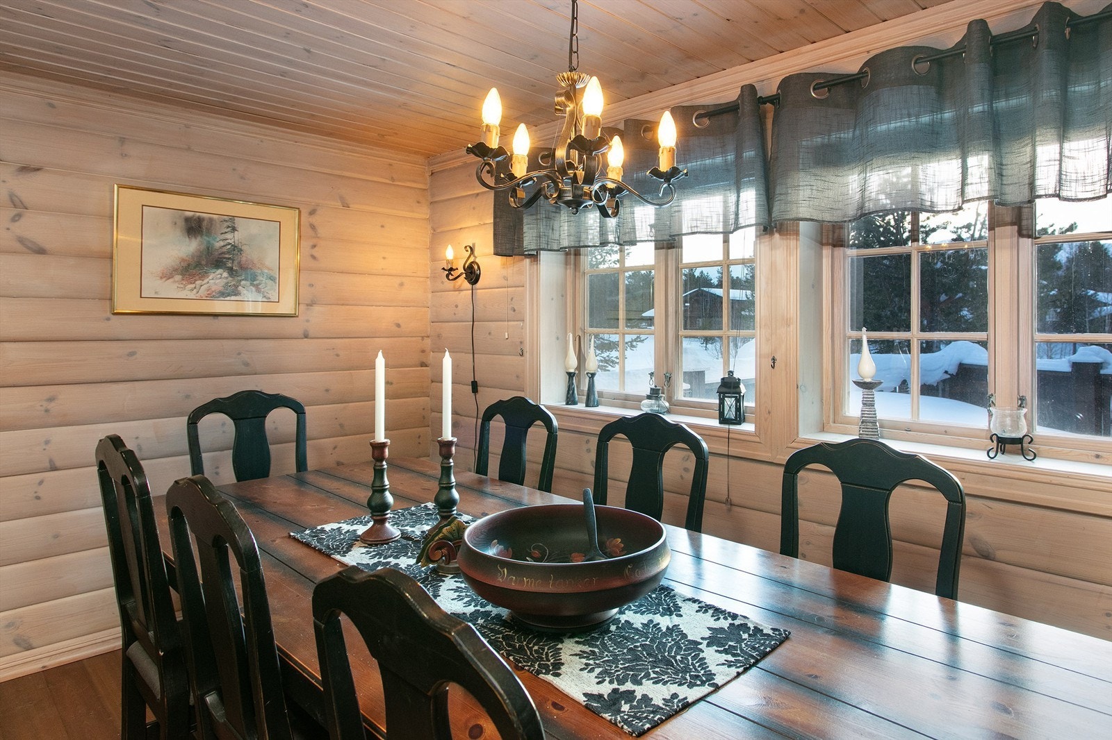 Det er god plass til romslig spisestue i tilknytning til kjøkken Galleribilde