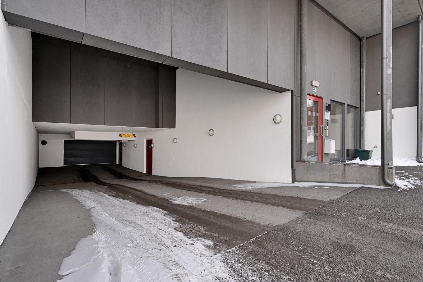 Til leiligheten følger det parkeringsplass i felles garasjekjeller Galleribilde