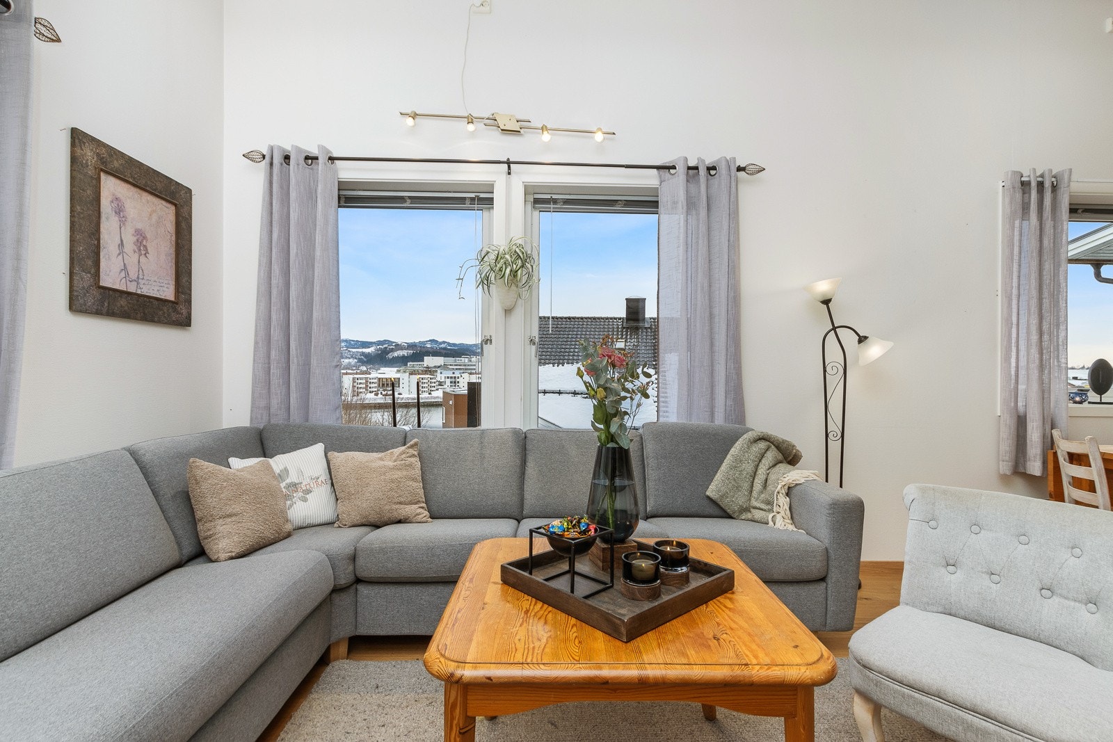 I toppetasje/2. etasje har man meget fin utsikt. Galleribilde