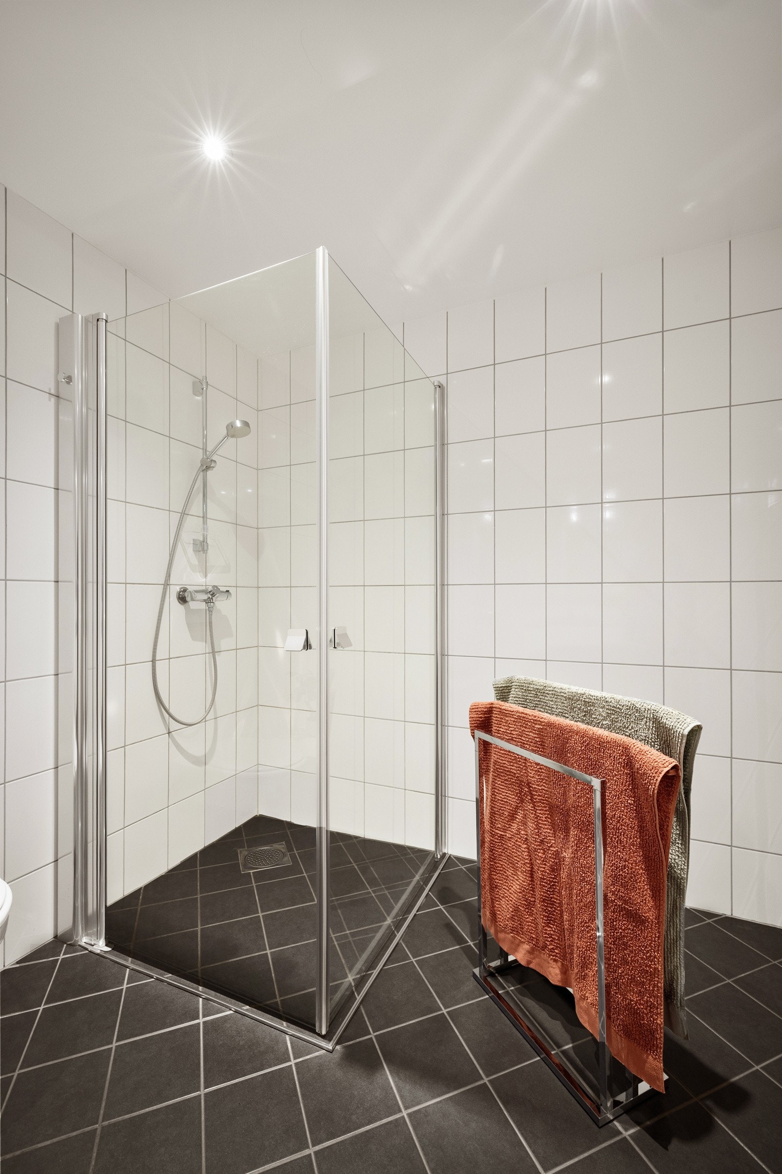 God plass på badet. Galleribilde