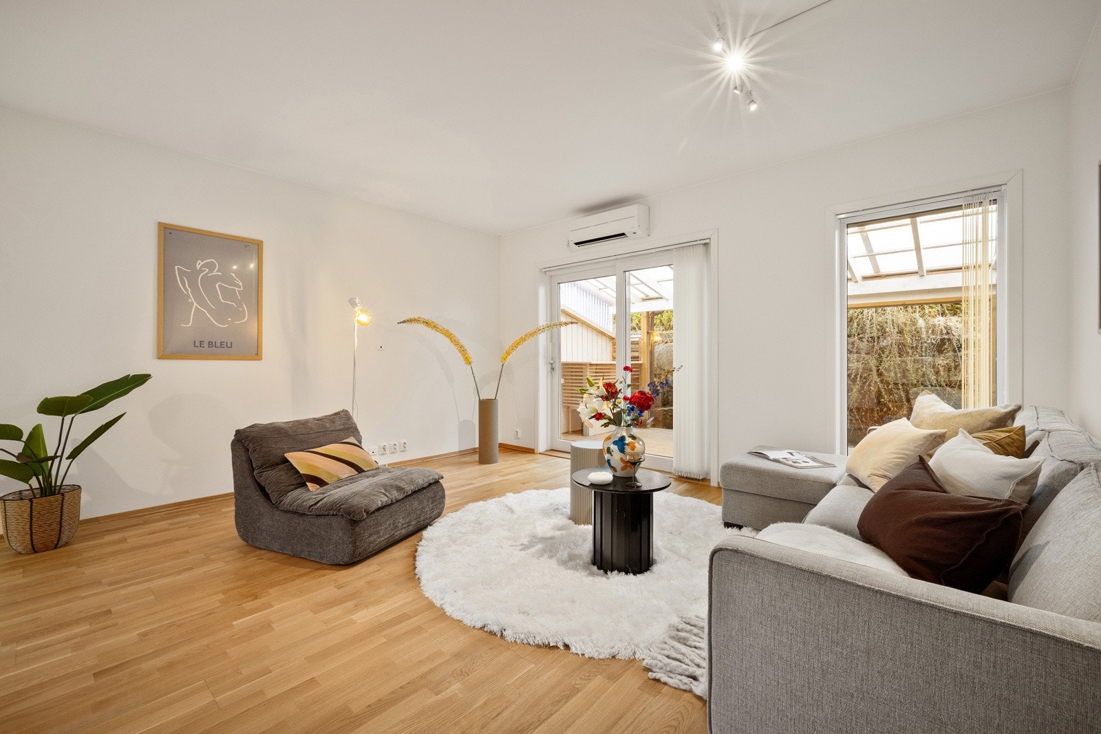 God plass, her har man like stor stue som mange eneboliger. Galleribilde