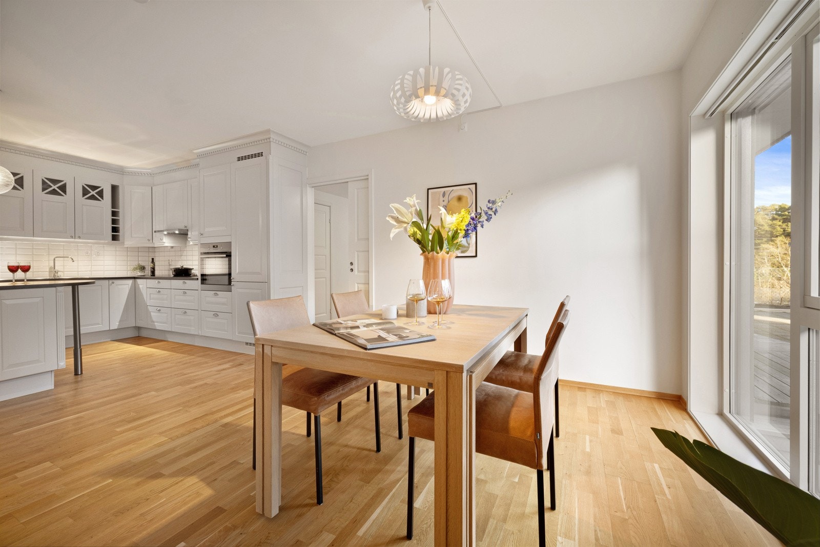 God plass til spisebord. Galleribilde