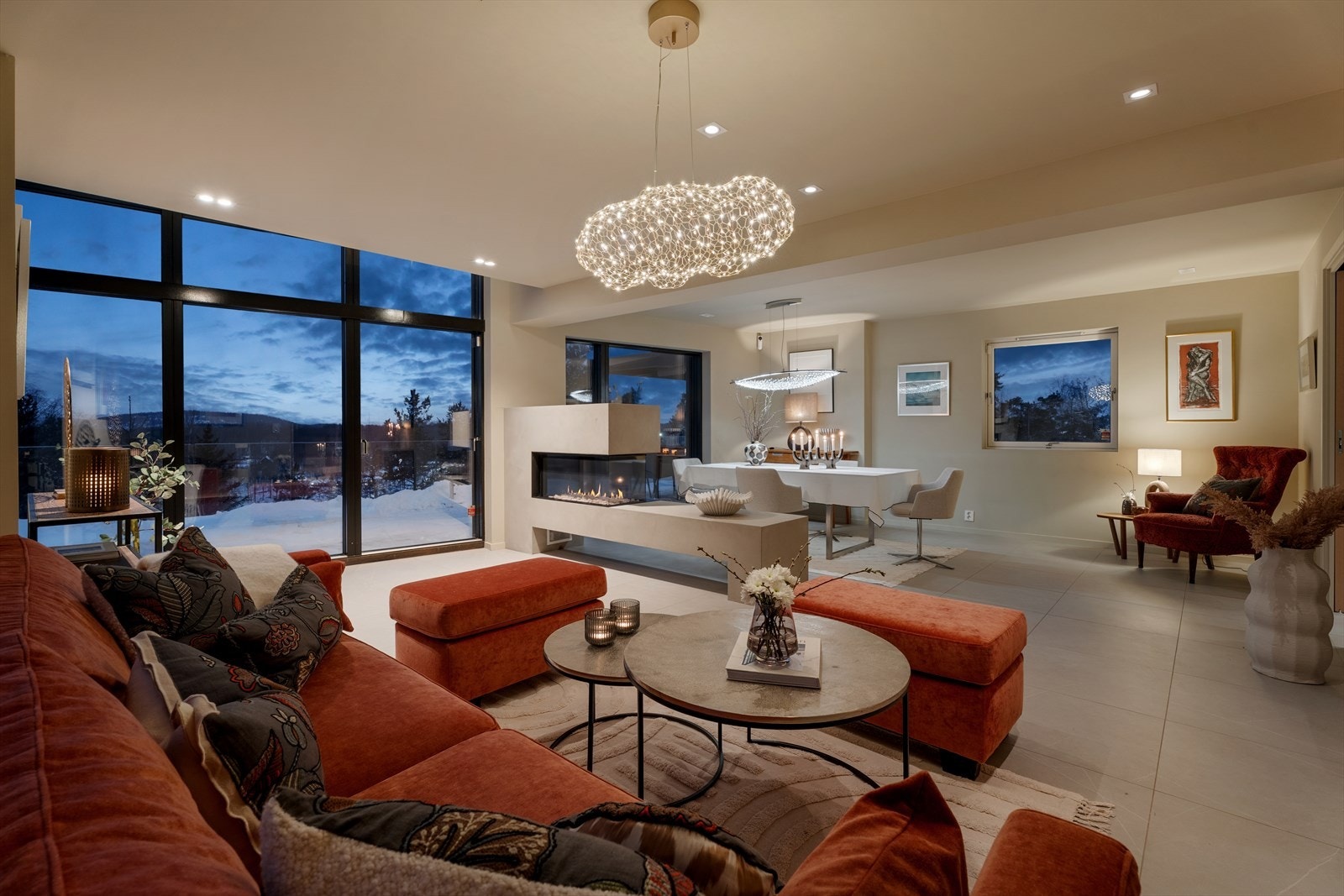 DNB Eiendom v/ Joachim Norum Larsen ønsker velkommen til denne moderniserte og oppgraderte boligen i Dyrløkketoppen 39 Galleribilde