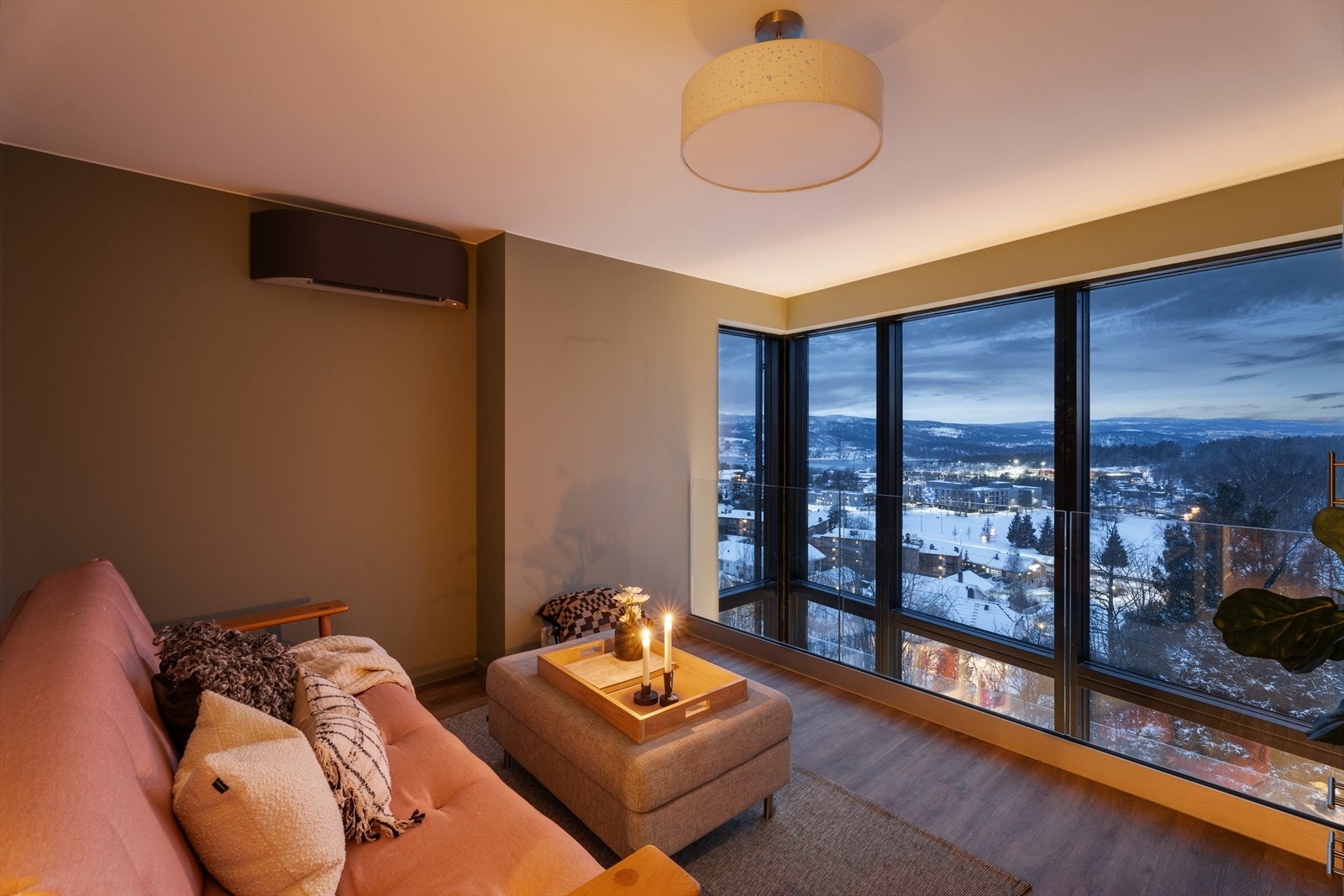 Magisk utsikt fra stuen i 2. etasje Galleribilde