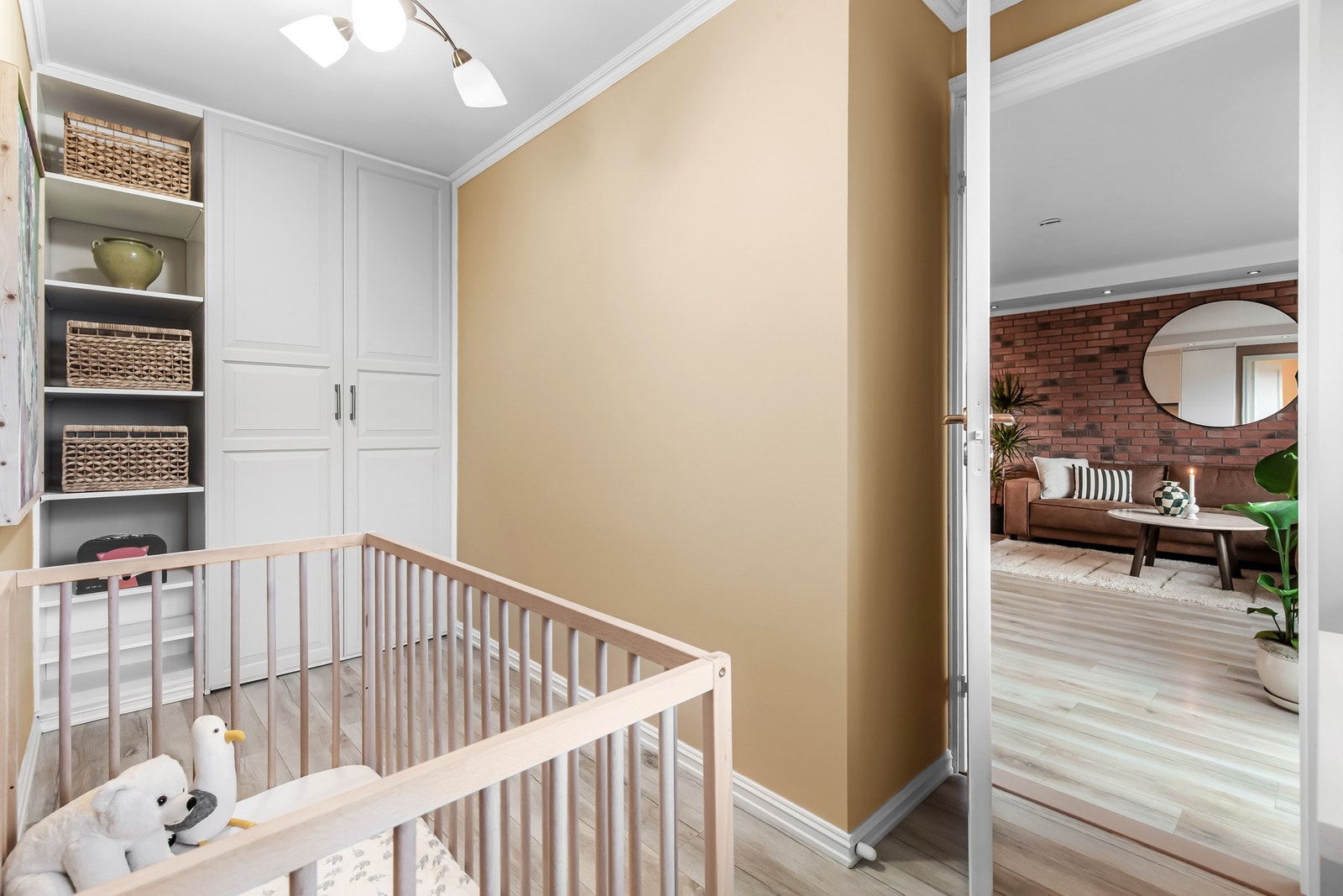 Tre soverom med smart og praktisk plassering som utnytter boligens areal optimalt. Galleribilde