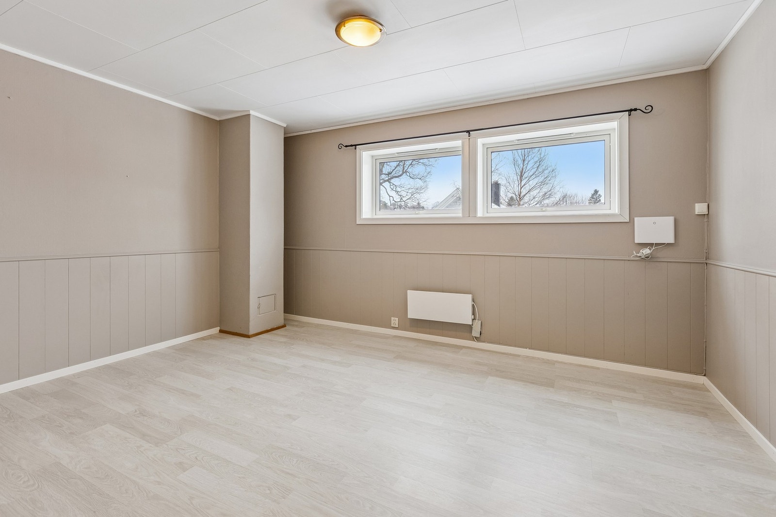 Disponibelt rom brukt som stue i utleiedel (ikke søkt om rom for varig opphold) Galleribilde