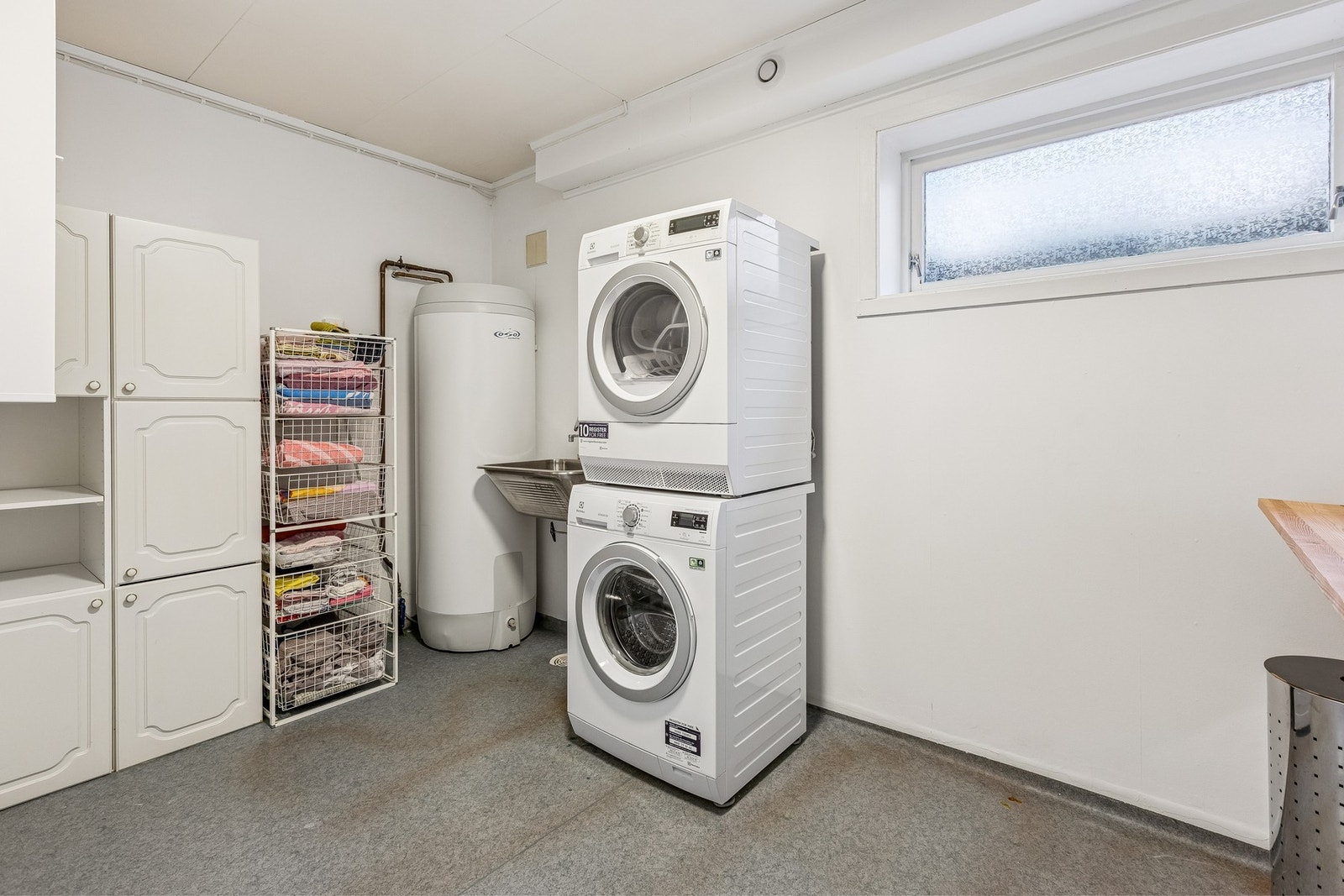 Meget praktisk med eget stort vaskerom Galleribilde