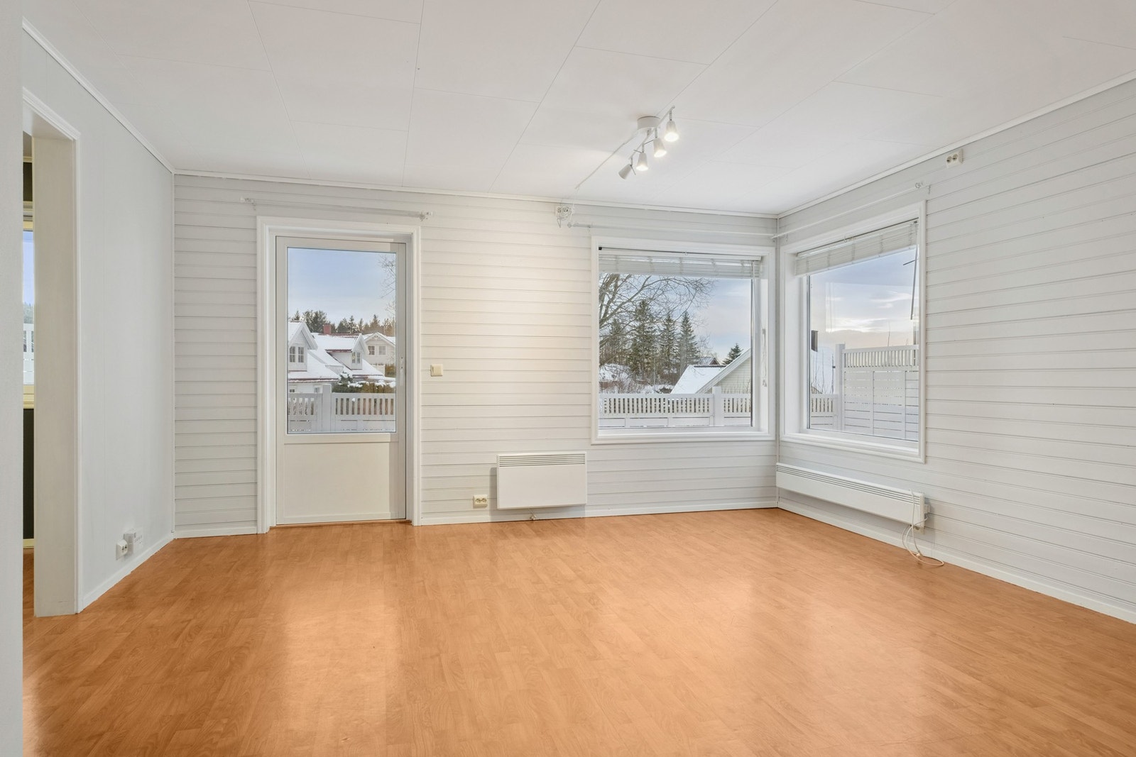 Fra stuen har man enkel adkomst til veranda. Galleribilde