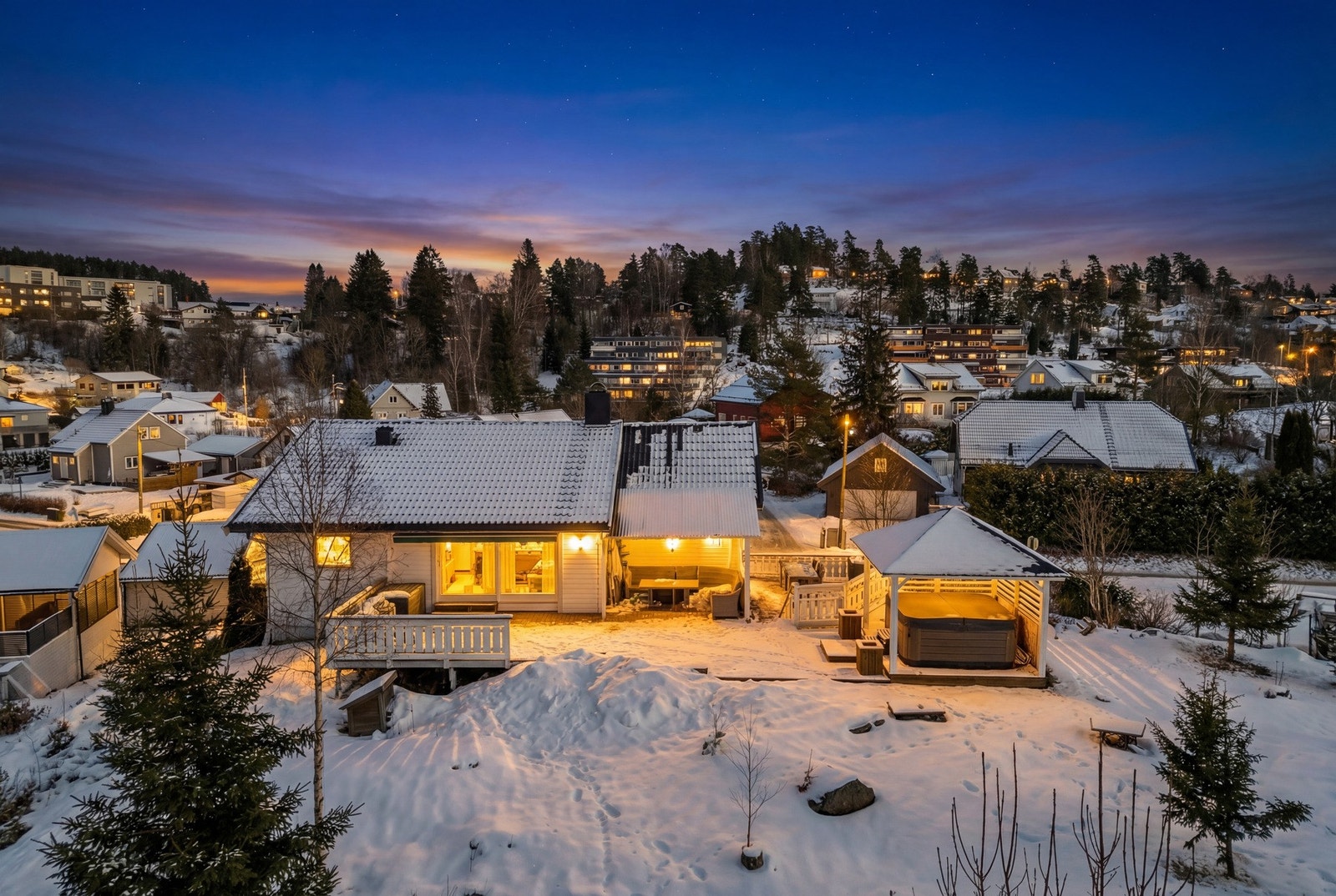 Godt med luft rundt huset. Galleribilde