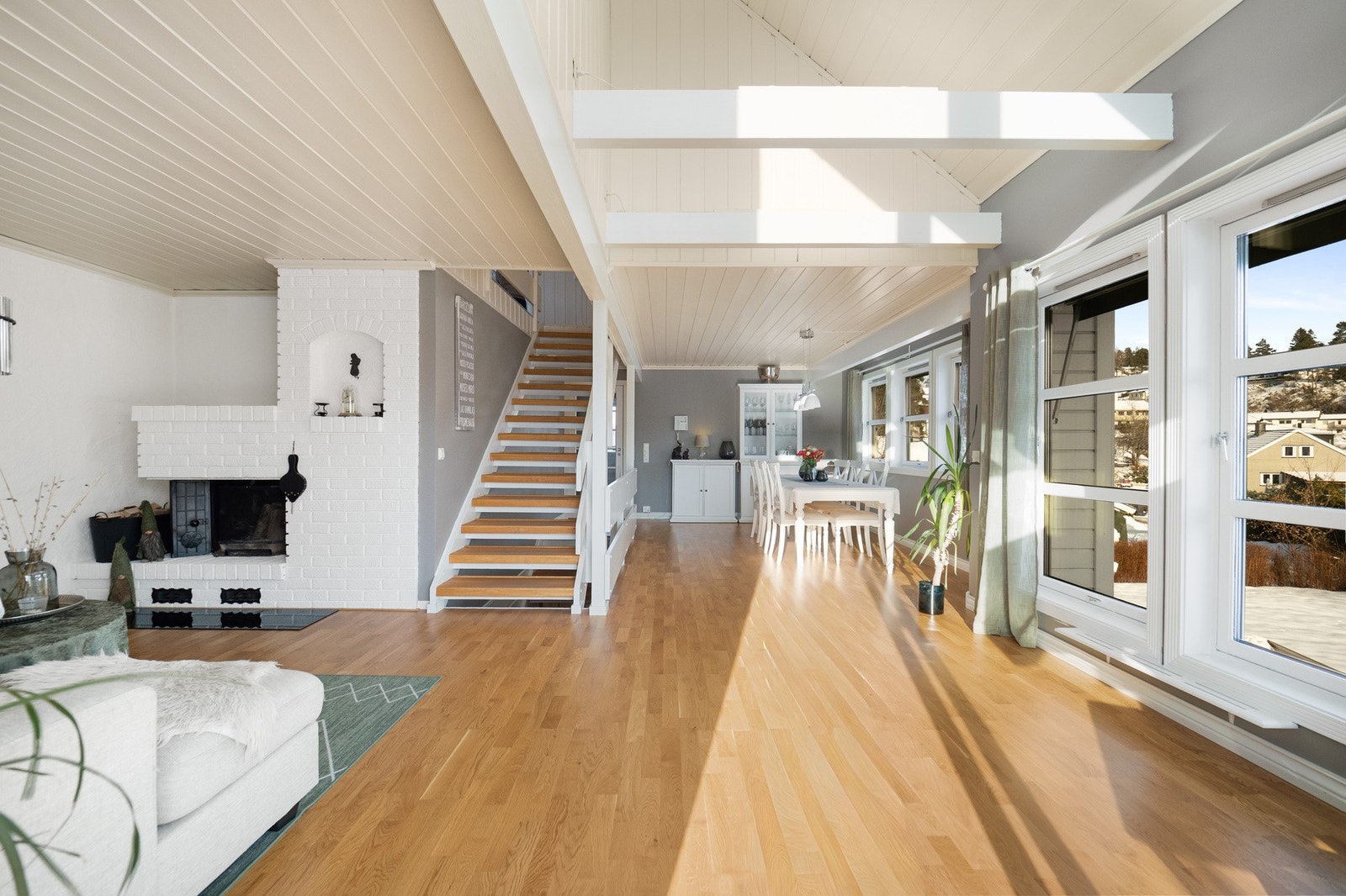 Lys og luftig stue. Galleribilde