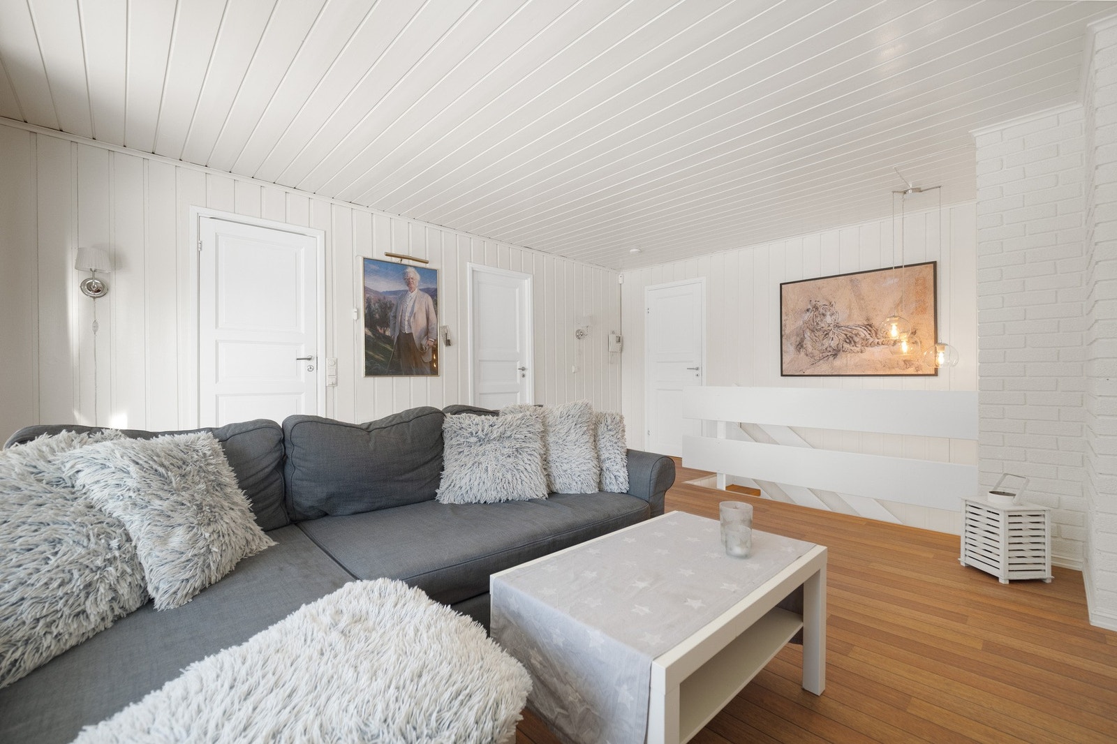 Stuen oppe og en koselig ekstraplass. Galleribilde