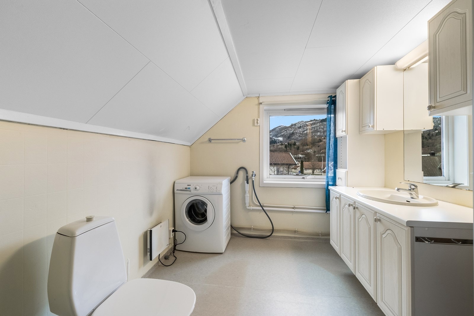 Bad/ wc med opplegg for vaskemaskin. Galleribilde