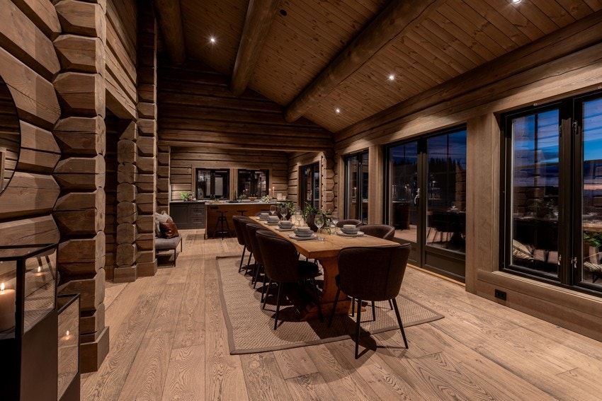 Her er det også plass til en romslig spisestue i åpen forbindelse med kjøkkenet Galleribilde