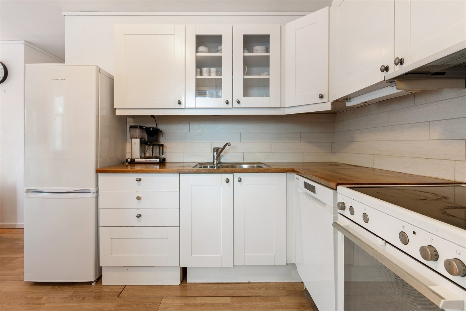 Det er avsatt plass til hvitevarer i innredningen. Galleribilde