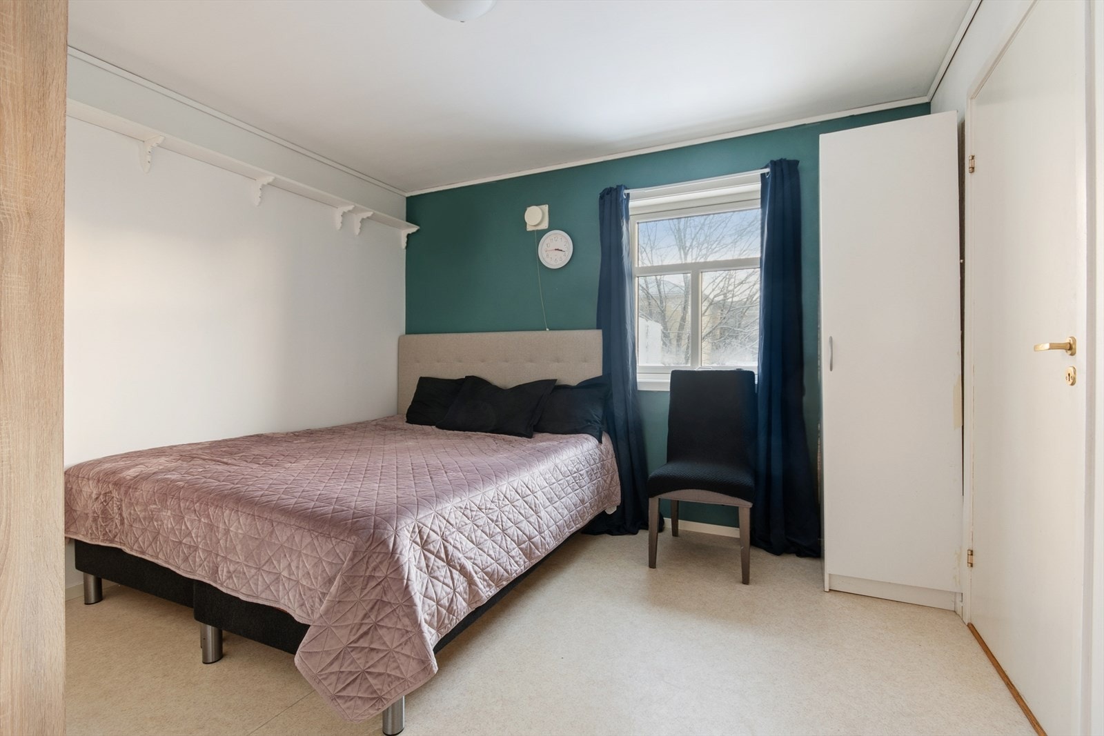 Boligen har to gode soverom med plass til stor seng. Galleribilde