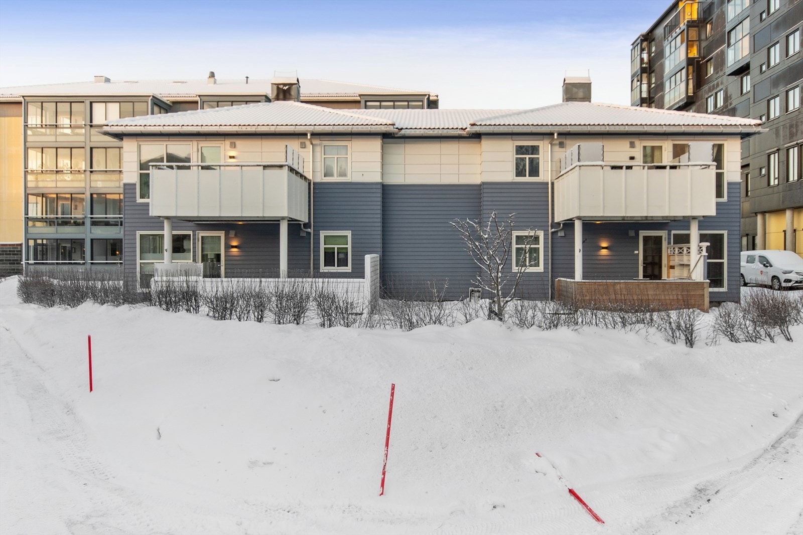 Leiligheten ligger i byggets 2. etasje med alt på én flate. Galleribilde